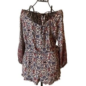 ⸻

American Eagle Boho Floral Romper • Women’s Medium